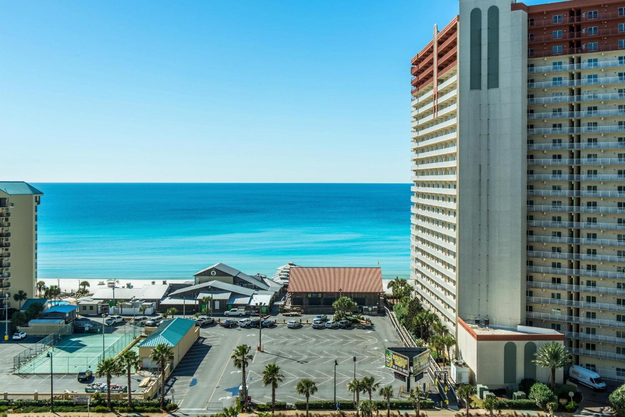 Laketown Wharf 2135
