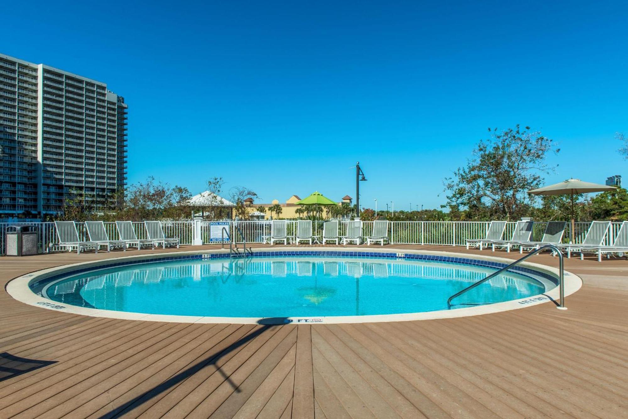 Laketown Wharf 2135 Holiday home *