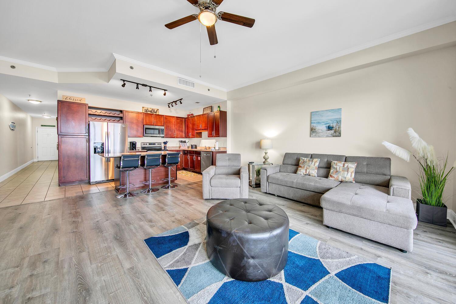 Laketown Wharf 2135