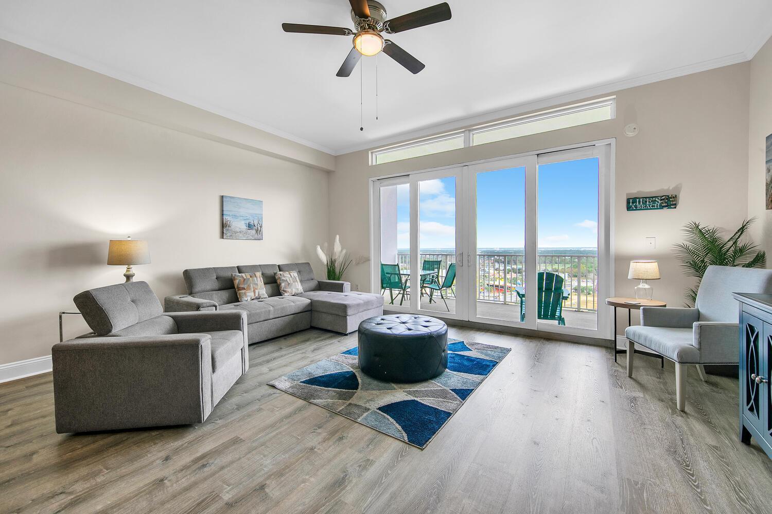 Laketown Wharf 2135